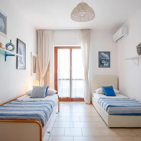 Deluxe With Mountain View Кастелламмаре-ди-Стабия